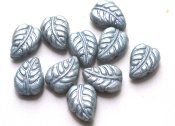10 st 2-hole Leave, 7x10 mm, Chalk White Baby Blue