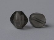 25 st Pyramid 6 mm, Black Diamond
