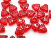 30 st Czechmates Triangles 6 mm, Siam Ruby