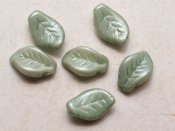 1 st L�v 9 x 14 mm, Chalk White Teal Luster