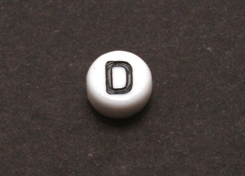 1 st vit bokstavsprla i acryl, 7 mm, D