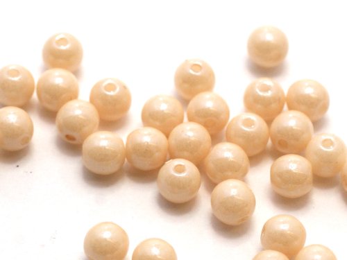 50 st runda, 4 mm, Chalk White Champagne Luster