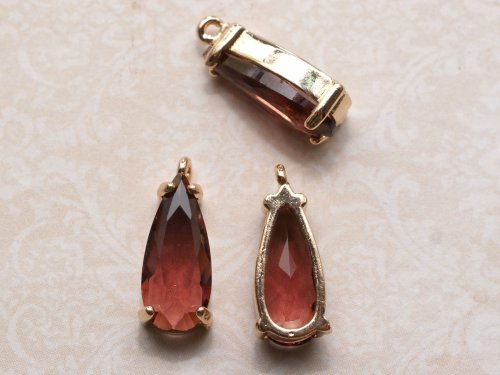 1 st guldinfattad droppe, 17x7x6 mm, Indian Red