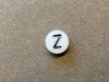  1 st vit bokstavspärla i acryl, 7 mm, Z 